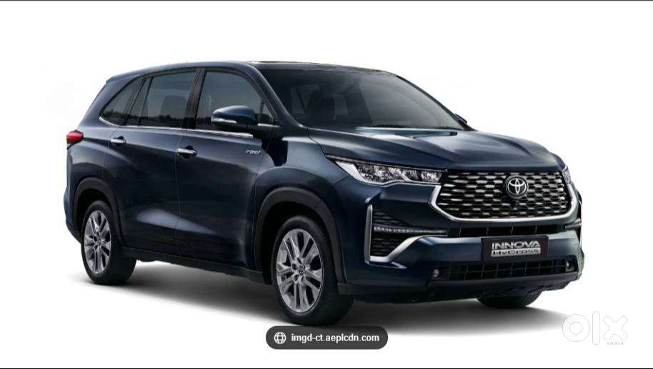 Toyota Innova Hycross 2024