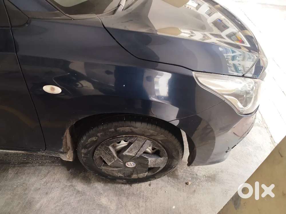 Two Original Keys, Touchscreen Display, Reverse Camera 
Reverse Sensor
