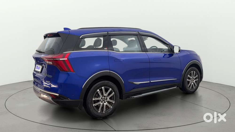 Mahindra Xuv700 Ax 5 Petrol Mt 7 Str (e), 2023, Petrol