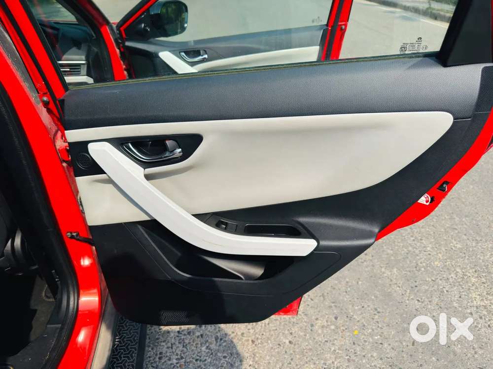 Tata Nexon, 2023, Petrol