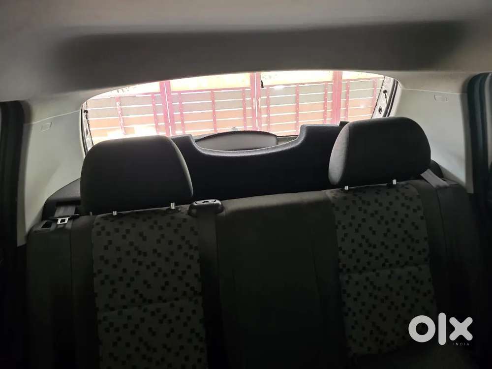 Skoda Fabia 2010 Petrol 42000 Km Driven