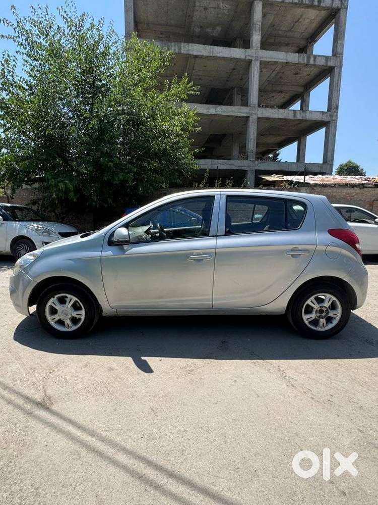 Hyundai I20 Petrol Asta Option, 2011, Petrol