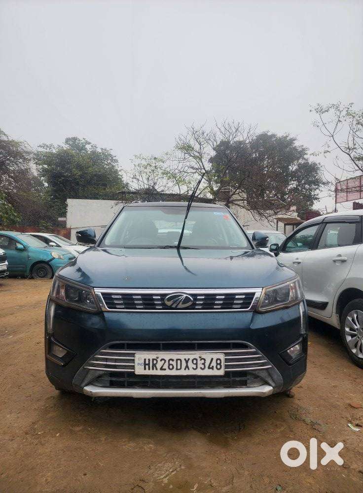 Mahindra Xuv300 W8 1.2 Petrol Dual Tone, 2020, Cng & Hybrids