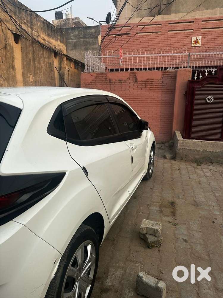 Tata Altroz Petrol 2022