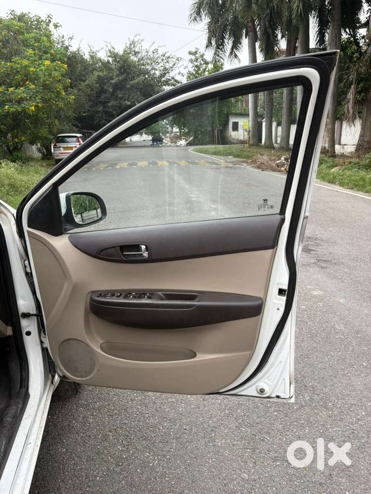 Hyundai I20 2011 Petrol Well Maintained
