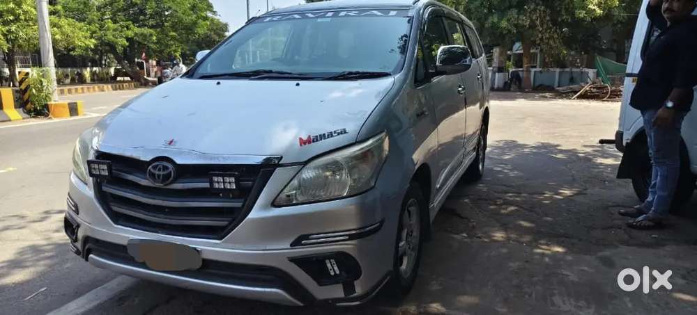 Toyota Innova 2014