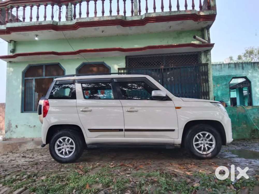 Mahindra Tuv 300 T 8 2017 Diesel Good Condition