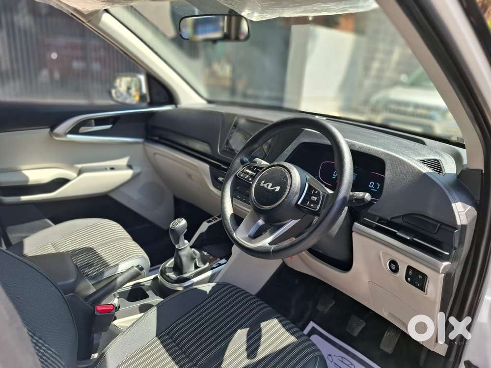 Kia Carens 1.4 Prestige Plus Turbo 7 Str, 2024, Petrol