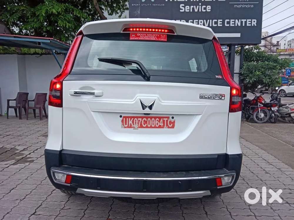 Mahindra Scorpio N Z8 Petrol At 7 Str, 2025, Petrol
