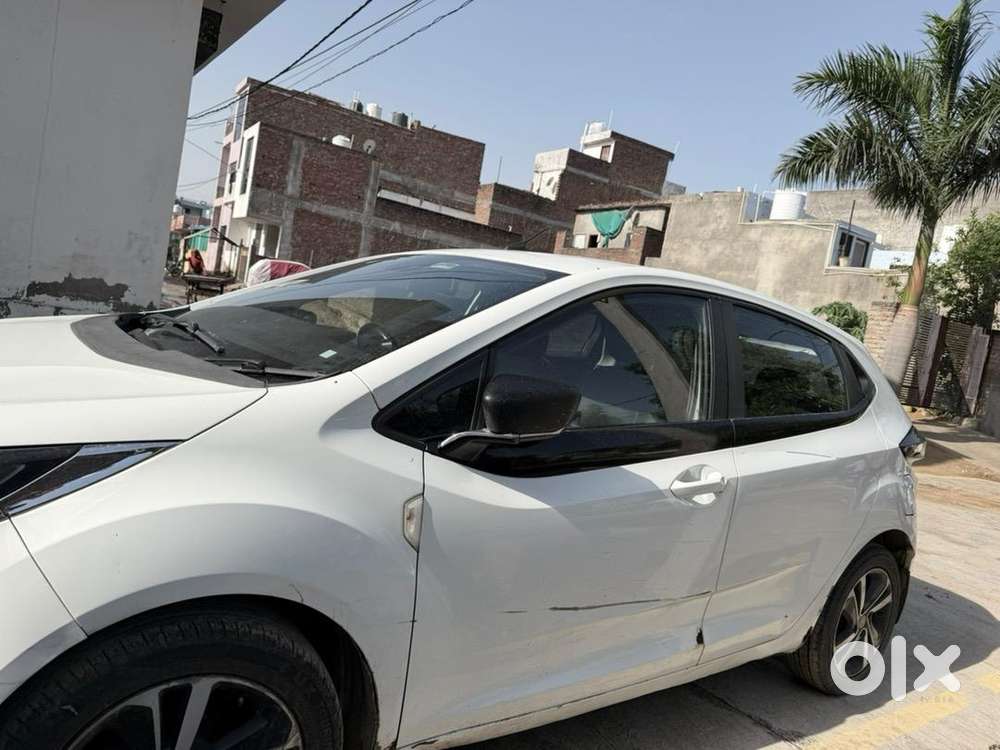 Tata Altroz 2019 Petrol 200000 Km Driven In Cng Outside Fitted