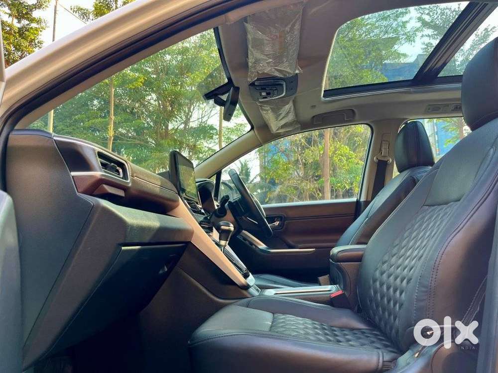 Toyota Innova Hycross, 2025, Petrol