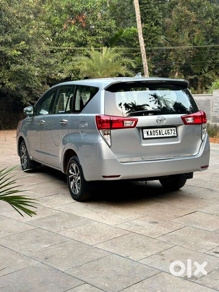 Toyota Innova Crysta 2.8 Gx At 8s, 2022, Diesel