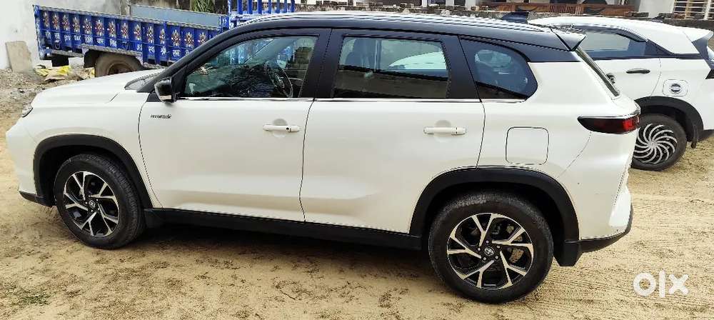 Toyota Urban Cruiser Hyryder 2023 Cng & Hybrids Well Maintained