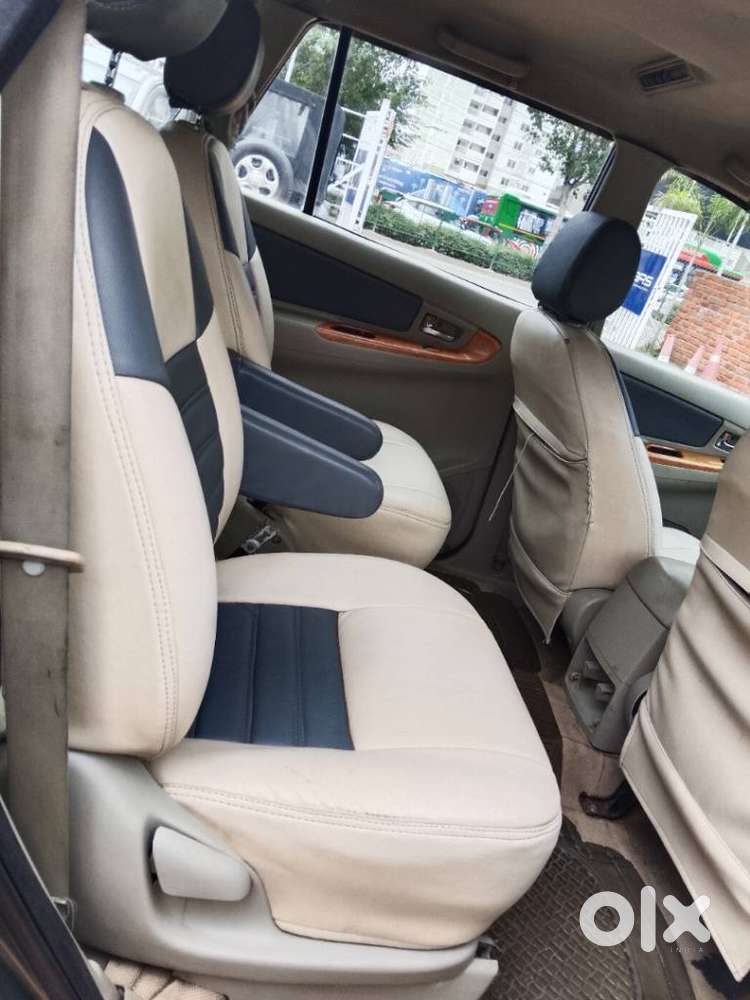Toyota Innova 2.5 V 7 Str, 2010, Diesel