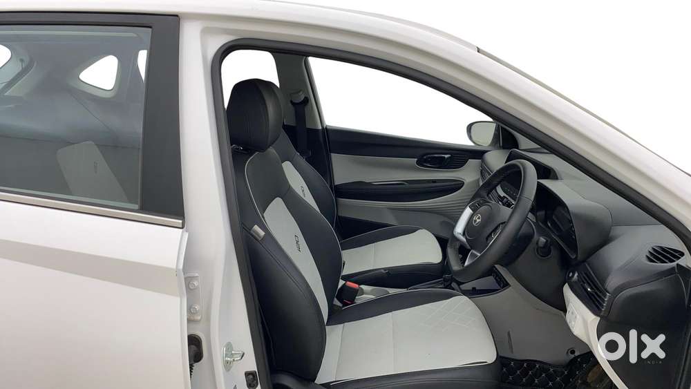 Hyundai New I20 1.2 Asta (o) Ivt, 2024, Petrol