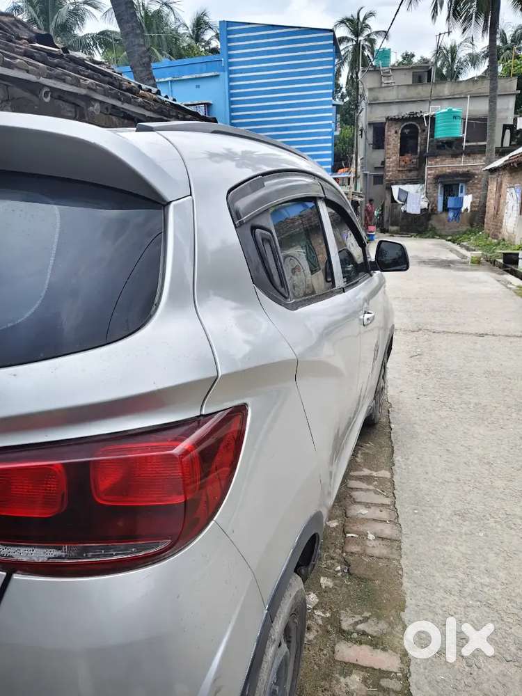Mahindra Kuv 100 Petrol 2017