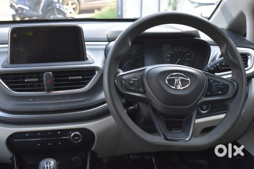 Tata Altroz 1.2 Xt, 2023, Petrol