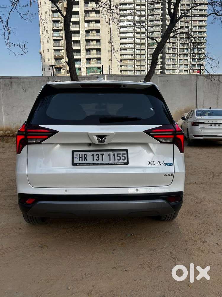 Mahindra Xuv700 Ax3