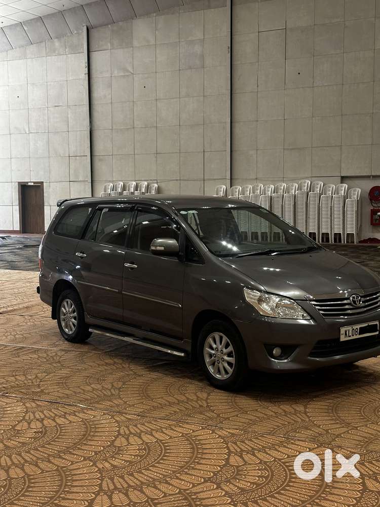 Toyota Innova 2009-2011 2.5 E 7 Str, 2012, Diesel