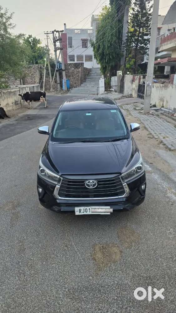 Innova Crysta Captain Seat 2.4 Z (at)