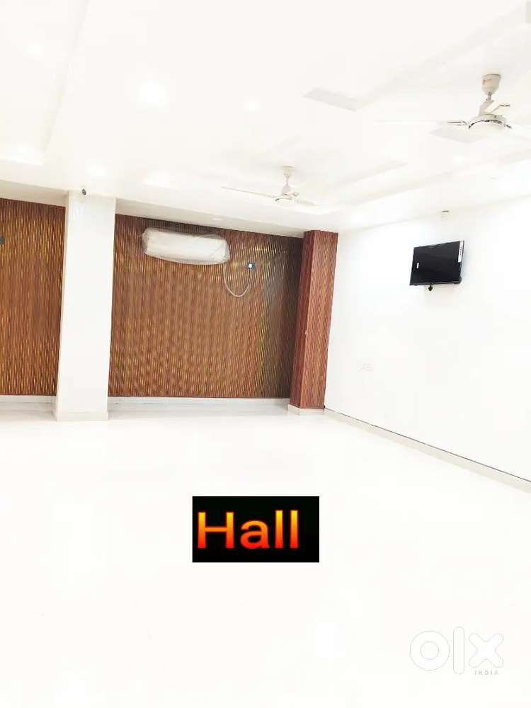 Restaurant space rent par dena h upar 32 room ki hotel h