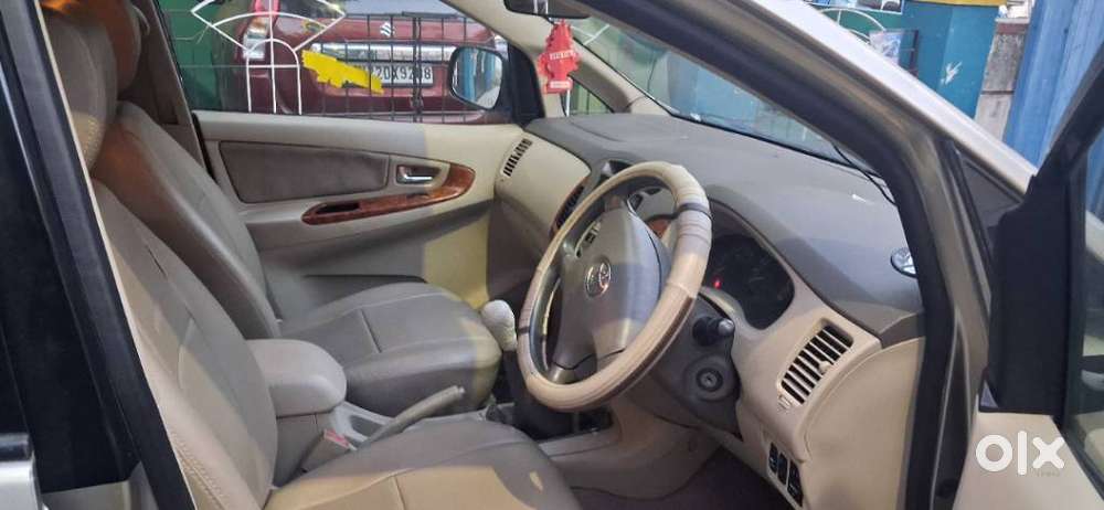 Toyota Innova 2.5 V 7seater Crysta Edition, 2008, Diesel