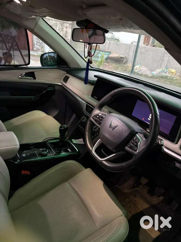 Mahindra Xuv700 Ax7 2021
