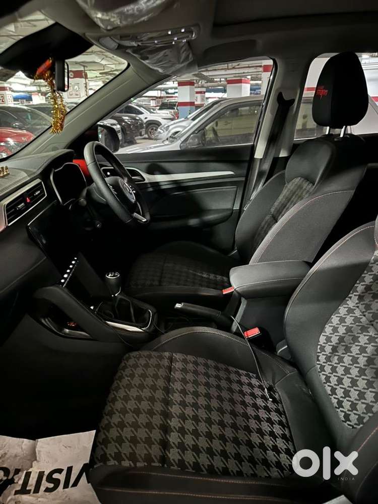 Mg Astor 1.5 Petrol Mt Blackstorm Top Condition