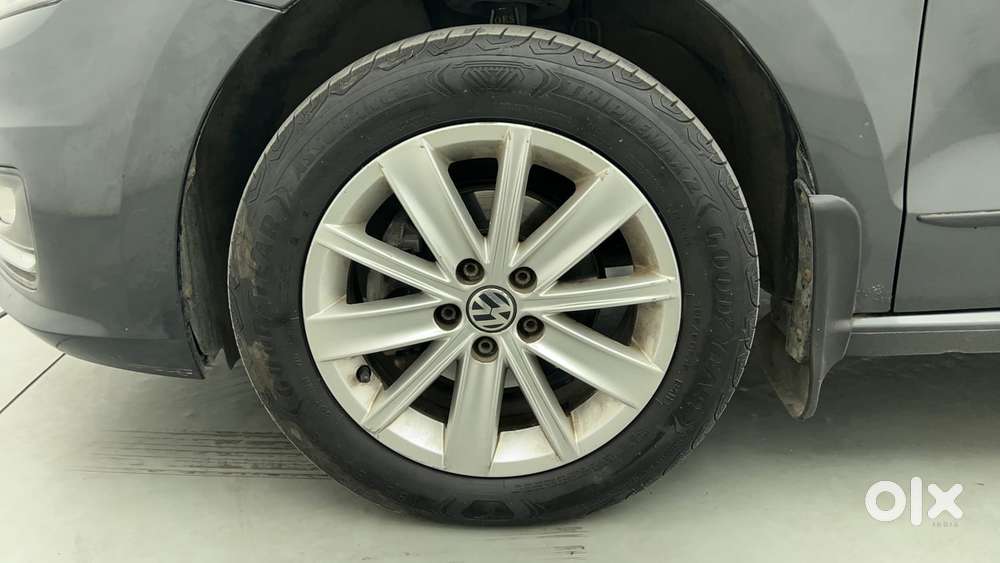 Volkswagen Vento 1.6 Highline, 2016, Petrol