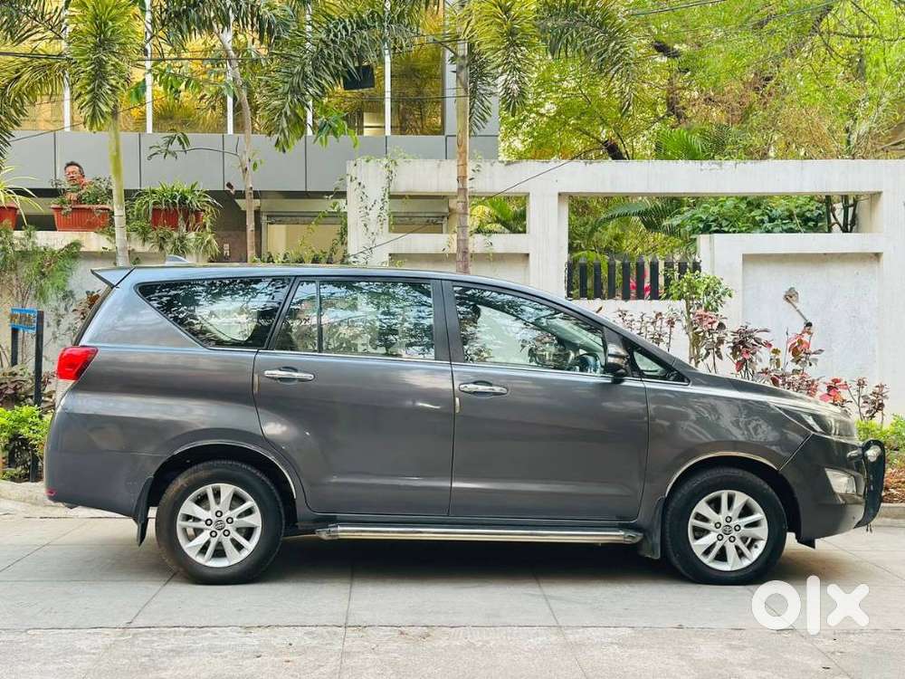 Toyota Innova Crysta 2.4 V 7 Str, 2016, Diesel