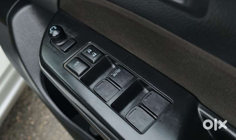Maruti Suzuki Swift Vxi, 2017, Petrol