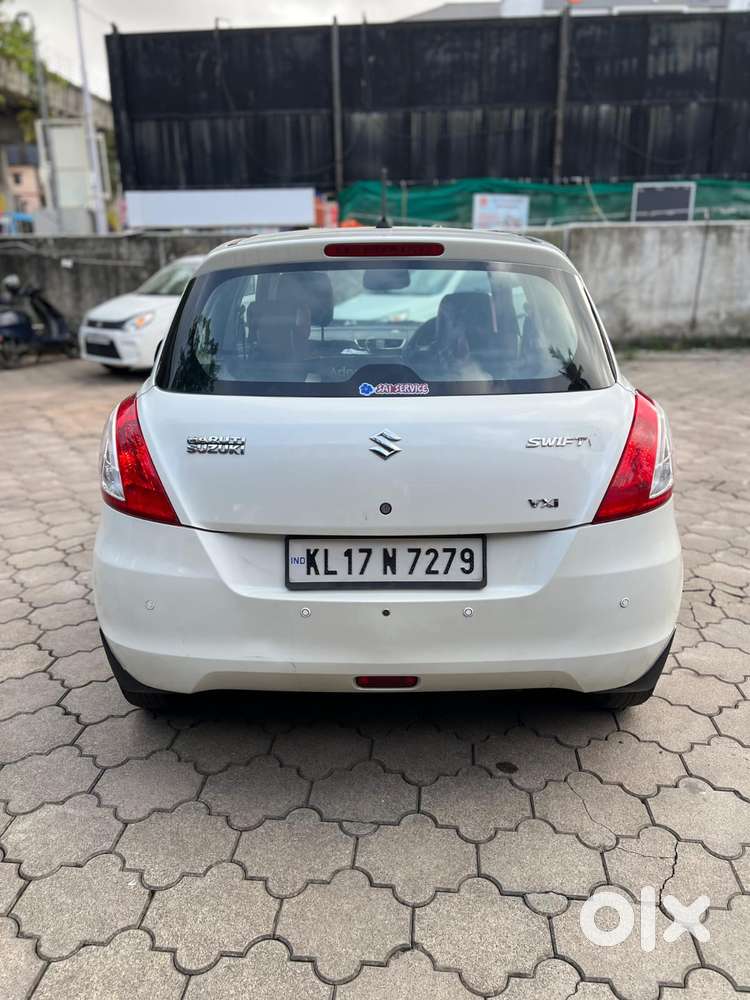 Maruti Suzuki Swift Vxi Optional, 2015, Petrol
