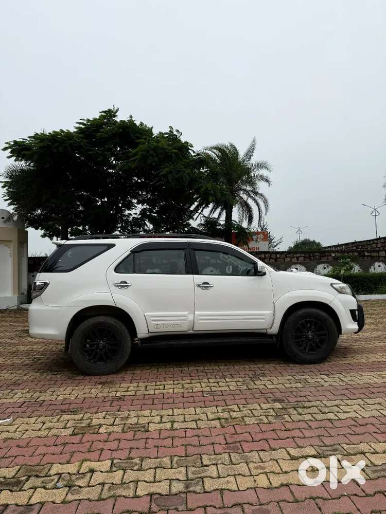Toyota Fortuner 2015 Manual Diesel Suv
