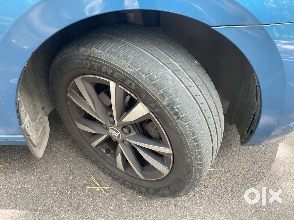 Skoda Slavia 1.0 Tsi Style At, 2023, Petrol