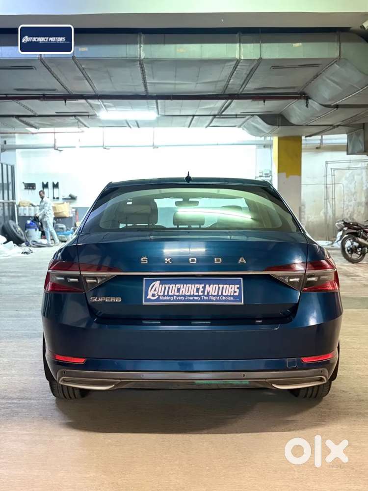 Skoda Superb 2.0 L&k Tsi At, 2023, Petrol