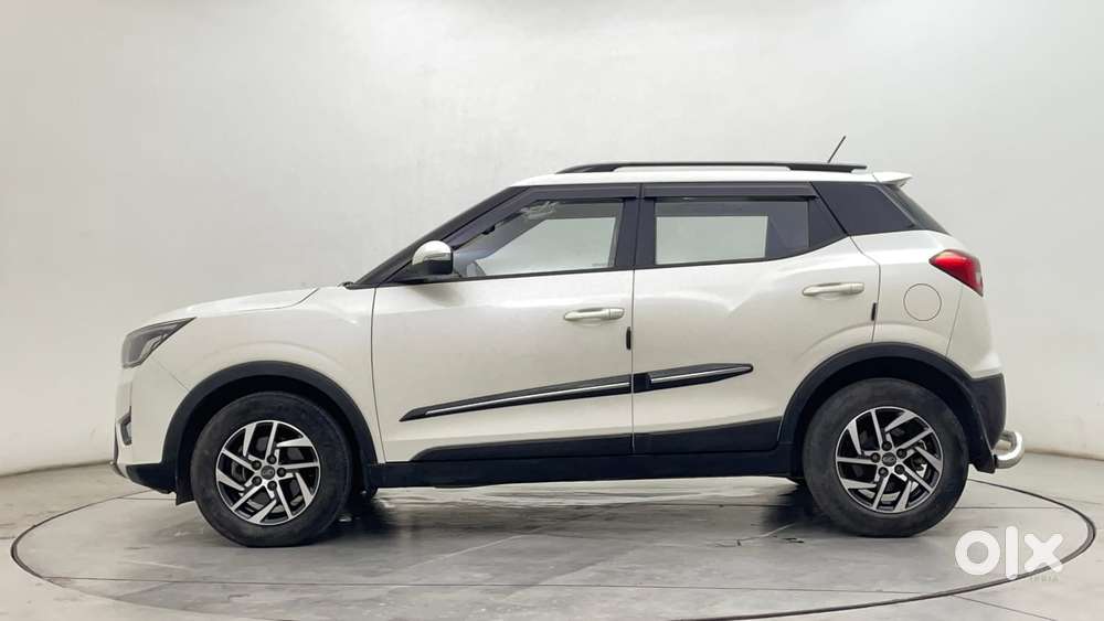 Mahindra Xuv300 W8 (o) 1.5 Diesel Amt, 2022, Diesel