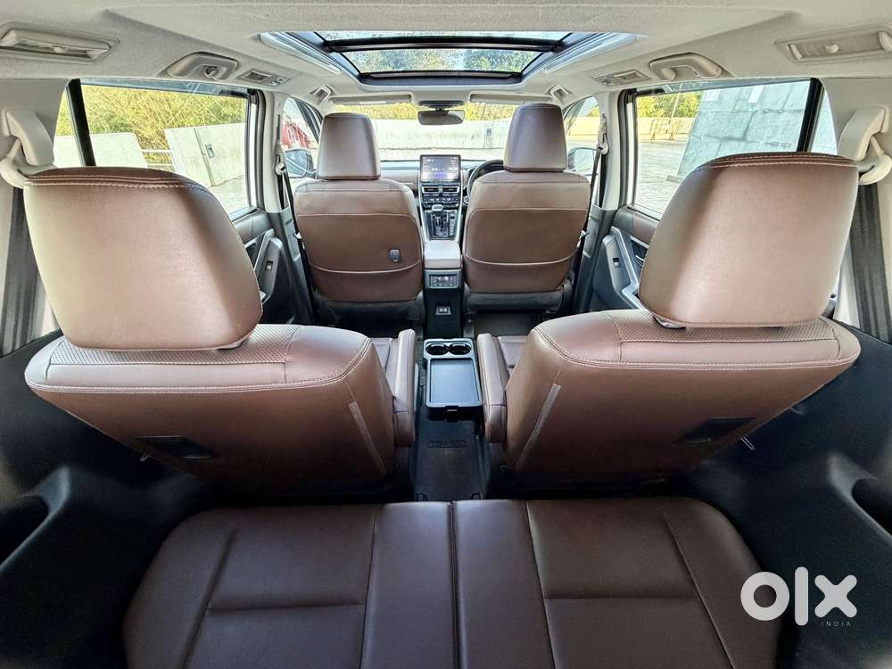 Toyota Innova Hycross 2.0 Zx Hybrid 7 Str, 2023, Electric