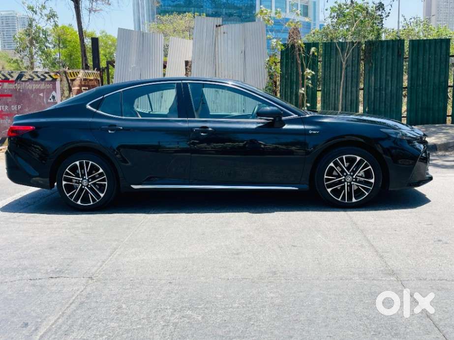 Toyota Camry Hybrid, 2026, Cng & Hybrids