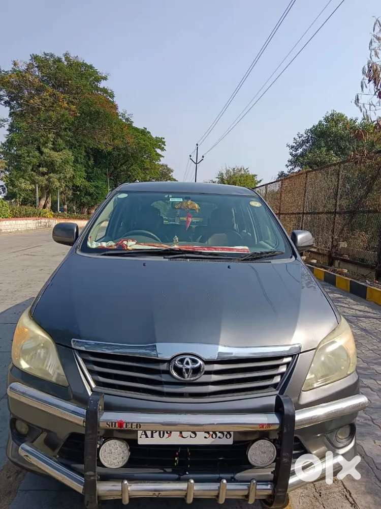 Toyota Innova 2013 Diesel 150000 Km Driven