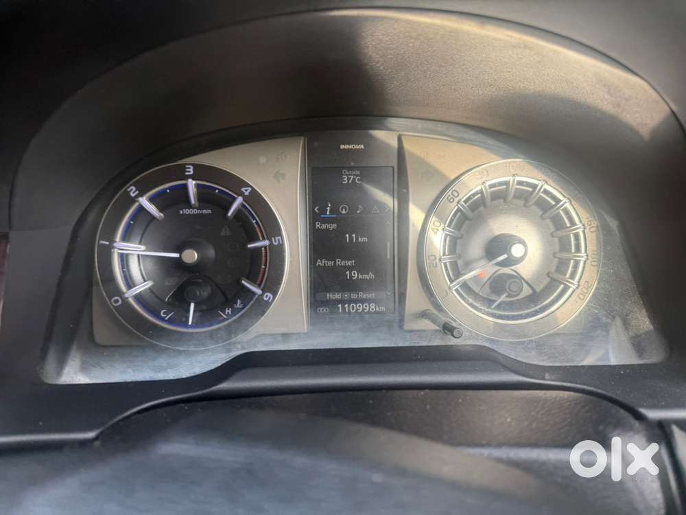 Toyota Innova Crysta 2016