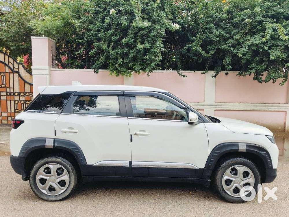 Maruti Suzuki Brezza 1.5 Vxi Smart Hybrid, 2023, Petrol