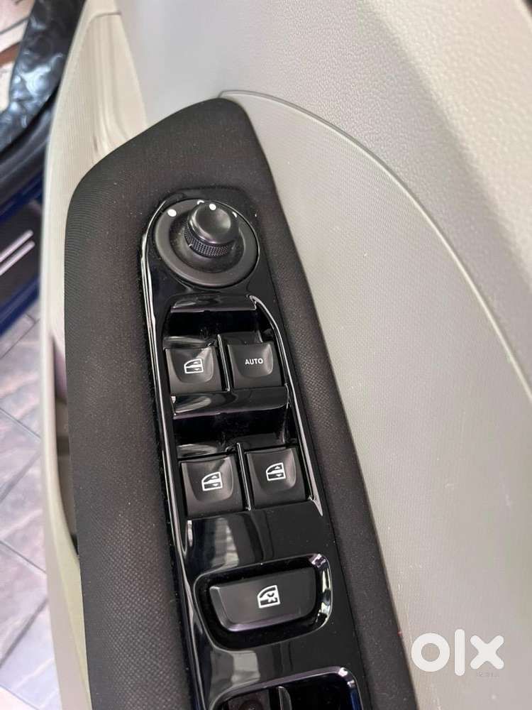 Renault Triber Rxz Easy-r Amt  2021  33,081 Km  Well Maintained