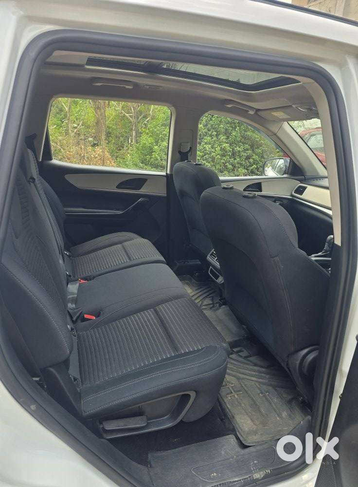 Mahindra Xuv700 2.2 Ax 5 Diesel At 7 Str, 2024, Diesel