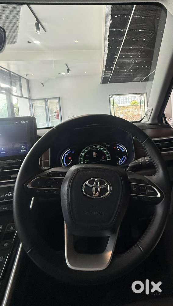 Toyota Innova Hycross 2.0 Zx Hybrid 7 Str, 2023, Cng & Hybrids