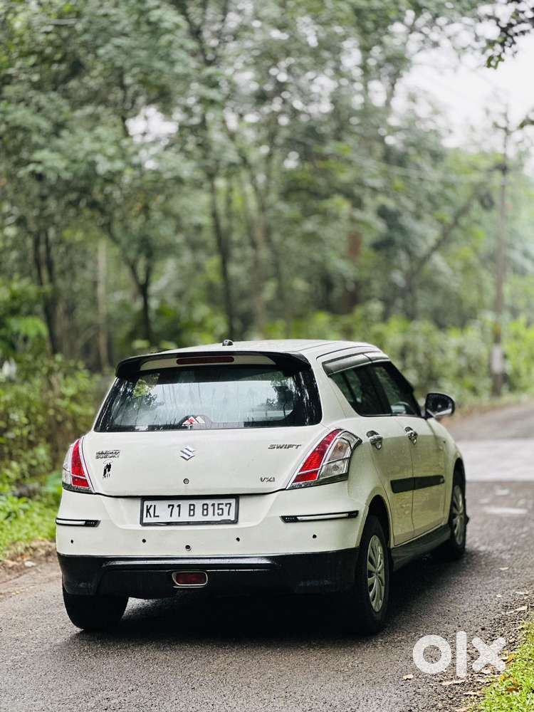Maruti Suzuki Swift Vxi Optional, 2015, Petrol