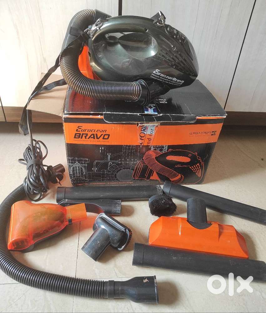 800-Watt Powerful Home Vacuum Cleaner with Suction and Blower Function