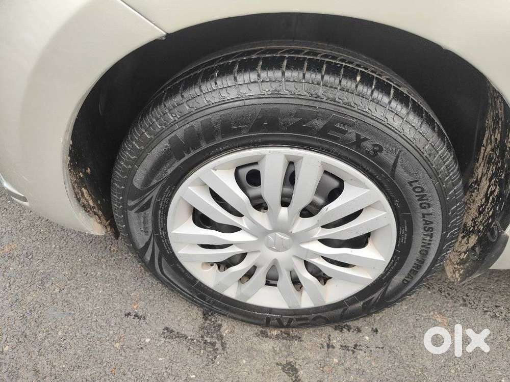 Maruti Suzuki Swift Dzire Vxi(o) Mt, 2017, Petrol