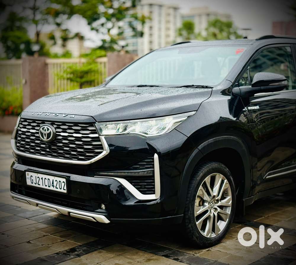 Toyota Innova Hycross 2.0 Zx Hybrid 7 Str, 2023, Petrol