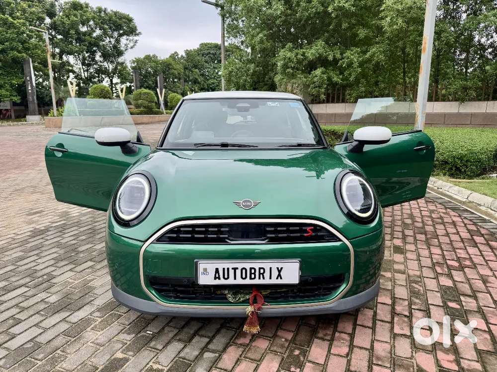 Mini Cooper S Favoured Pack 2025