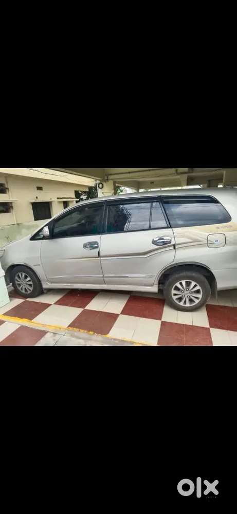 Toyota Innova 2015